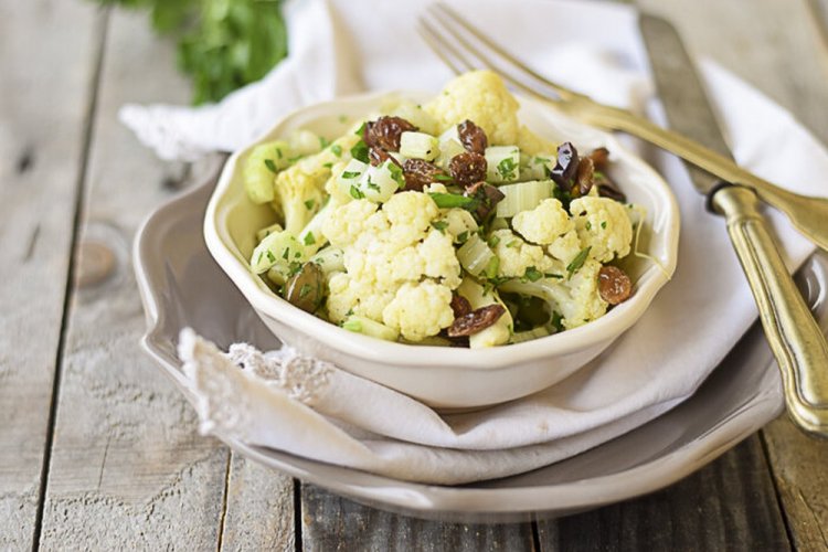 Cauliflower Salad with Raisins and Nuts