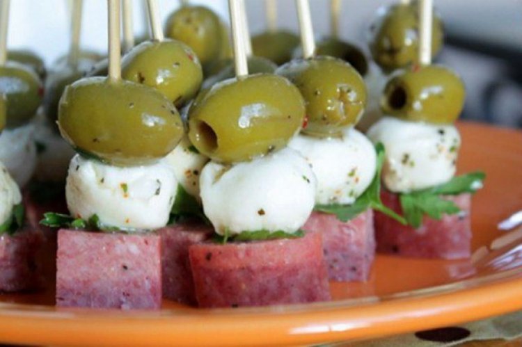 Mozzarella and Salami Canapés