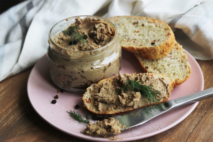 Pork Liver Pâté with Egg