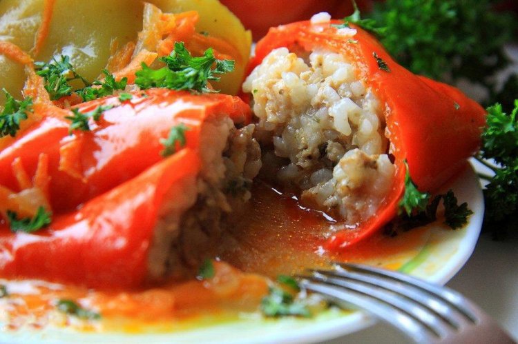 Salsa de caldo para pimientos rellenos