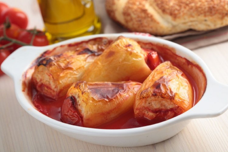 Salsa de zumo de tomate para pimientos rellenos