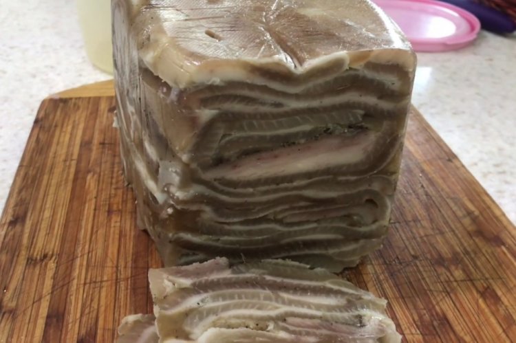 Sliced Pork Rind Roll