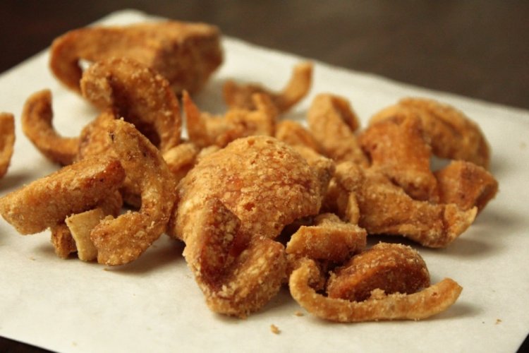 Crispy Pork Rind Cracklings