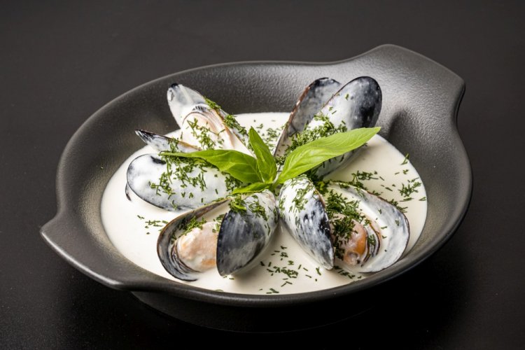 Milk Sauce with Parmesan for Mussels