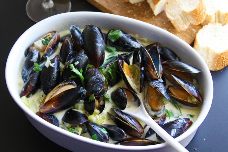 Simple Cream Sauce for Mussels