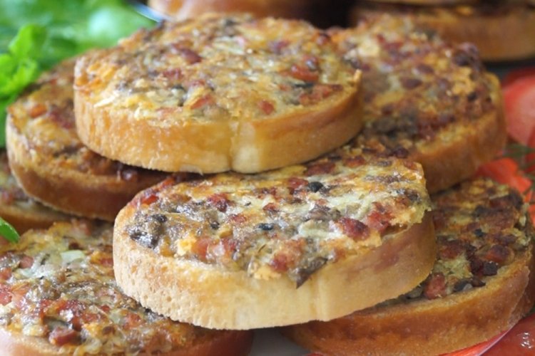 Minced Meat Sandwiches in a Pan
