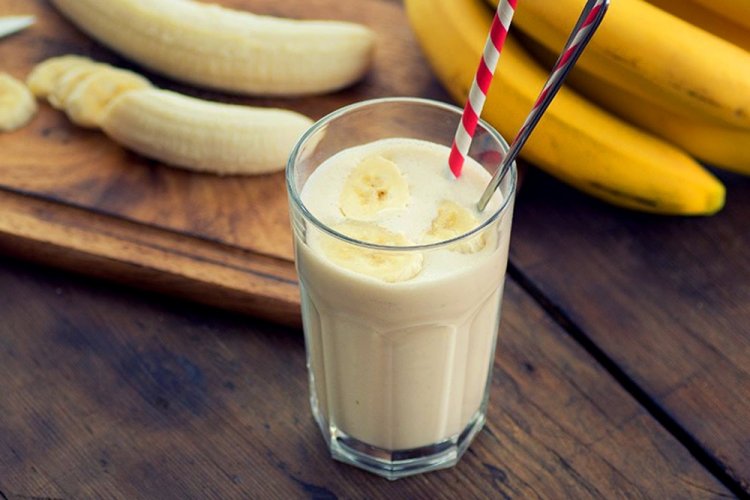 Batido de plátano con leche de coco