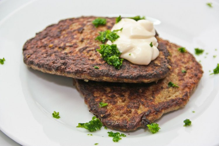 Pork Liver Patties with Bread