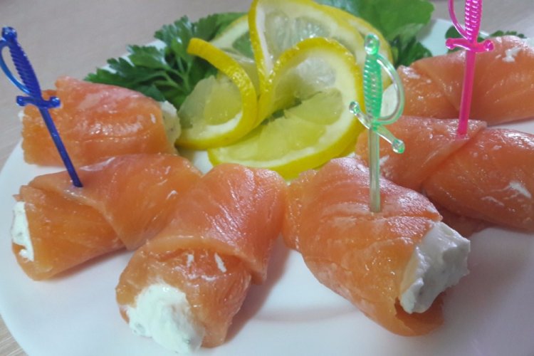 Red Fish Rolls with Cream Cheese
