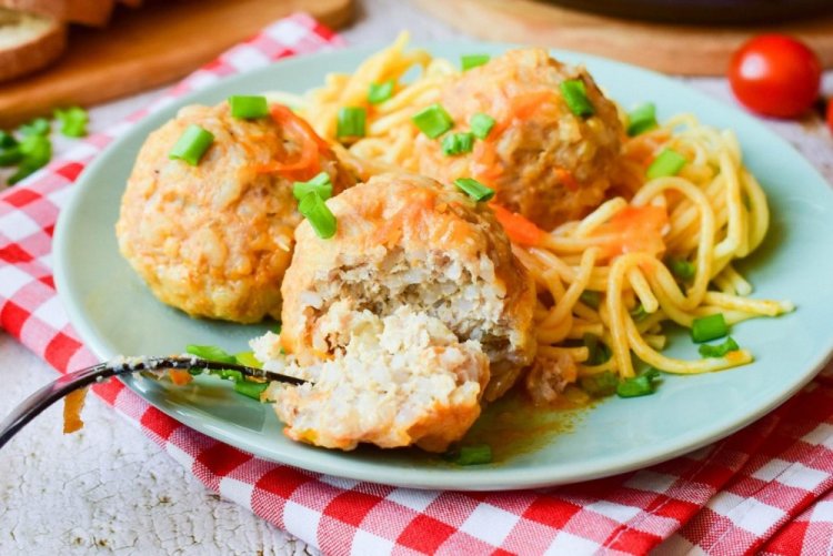 Turkey Meatball Hedgehogs with Carrots