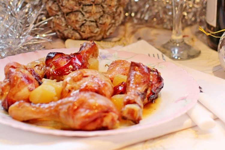 Spicy Chicken with Pineapple in the Oven