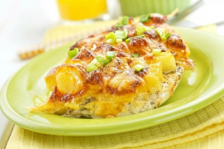 Chicken with Pineapple and Cheese in the Oven
