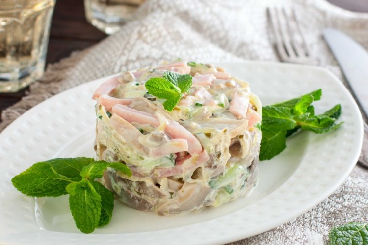 New Year's Chicken and Ham Salad