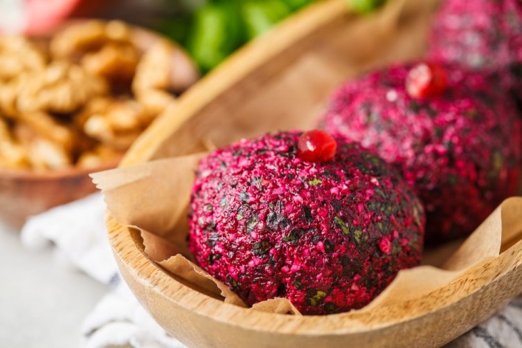 Cabbage Pkhali with Beetroot and Hot Pepper