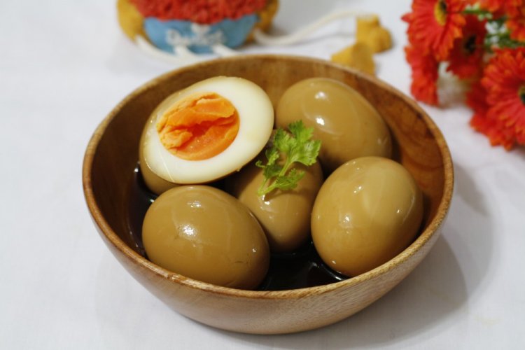 Eggs Pickled in Black Tea with Balsamic Vinegar