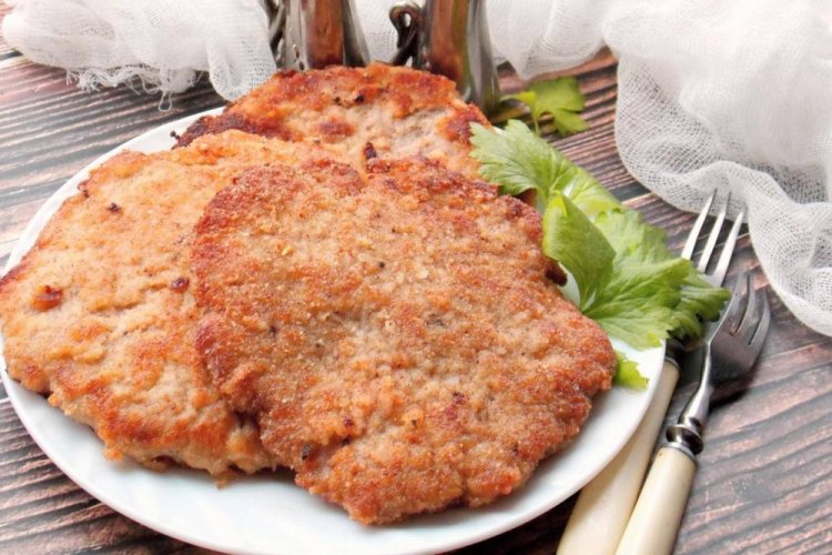Jugoso escalope de carne picada de pollo