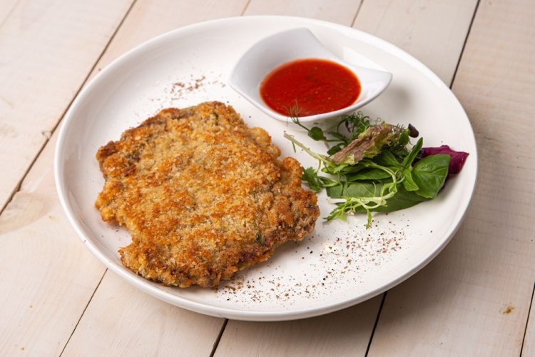 Escalope de pollo empanado con nueces