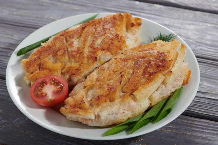 Escalope de pollo a la ministerial