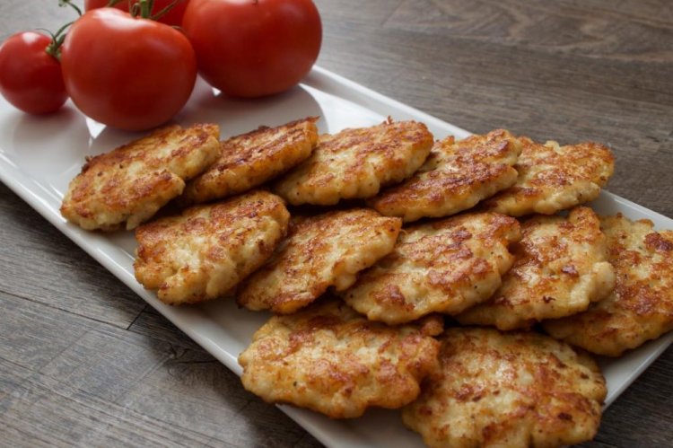 Escalope picado de pollo con cebolla y ajo