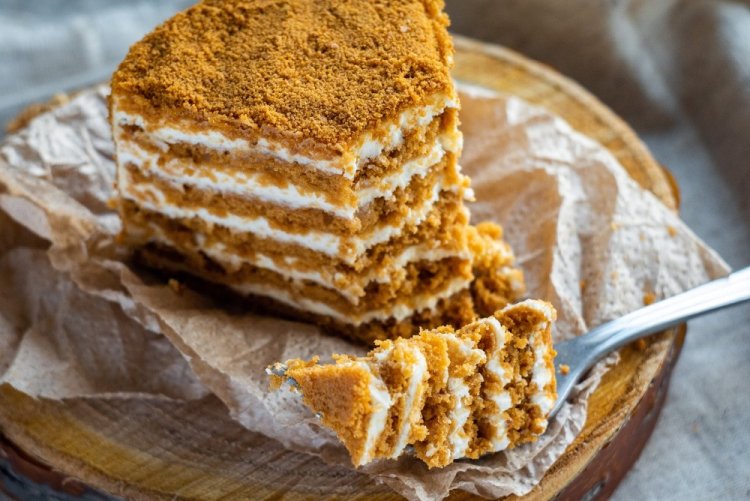 Medovik (Honey Cake) for New Year 2024