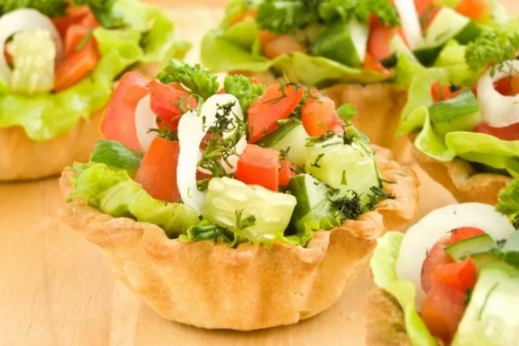 Tartlets with Vegetables and Cheese