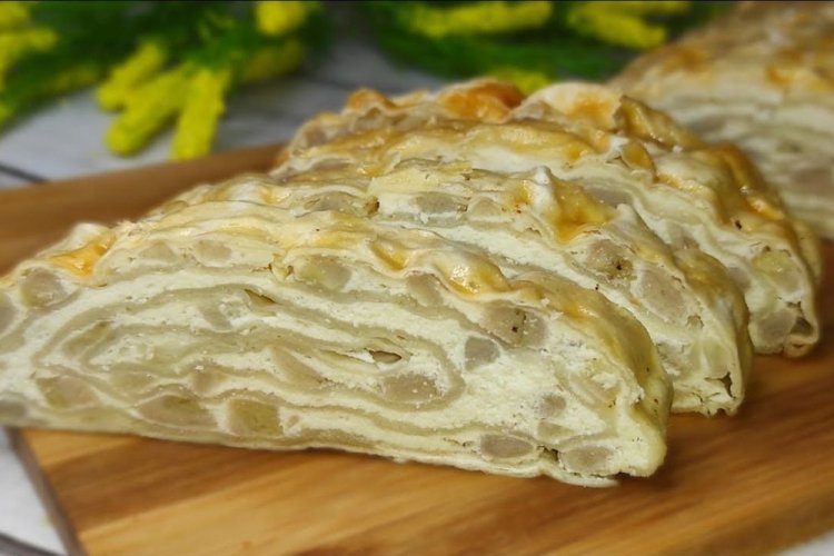 Strudel de lavash con requesón y plátano
