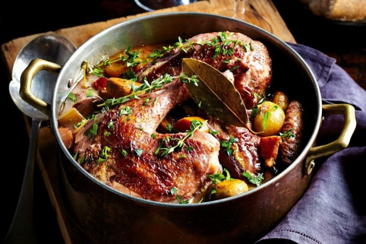 Pollo estofado en vino para Año Nuevo 2024