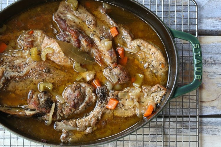 Braised Pork Ribs in Broth