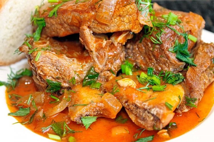 Braised Pork Ribs in Tomato Sauce