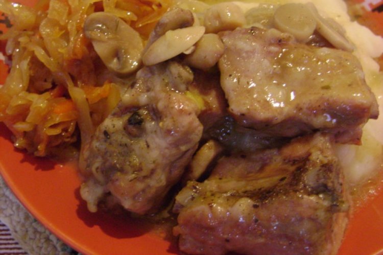 Braised Pork Ribs with Mushrooms