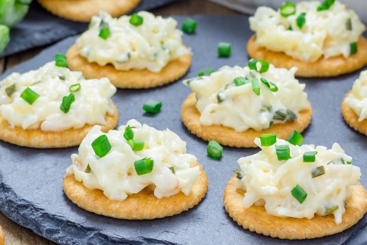 Canapés with Processed Cheese on Crackers