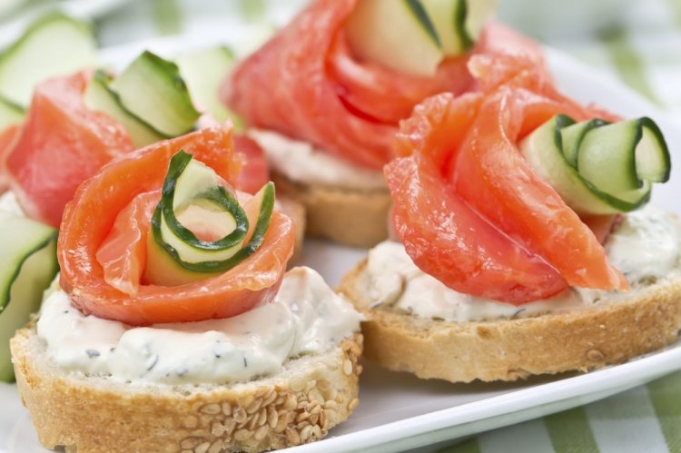Sandwiches with Cream Cheese and Salmon