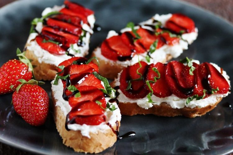 Goat Cheese and Strawberry Sandwiches