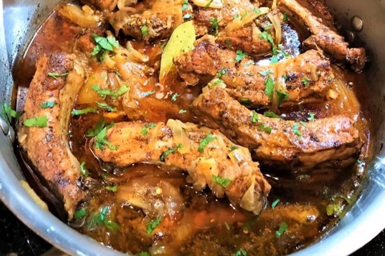 Pork Ribs with Lard and Onions in a Kazan