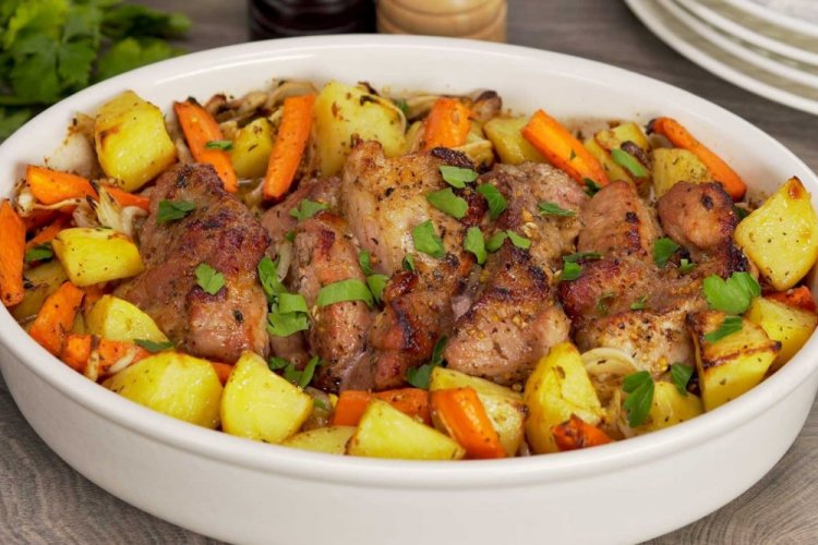 Cerdo con verduras al horno