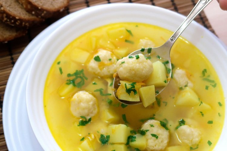 Soup with Cheese Dumplings