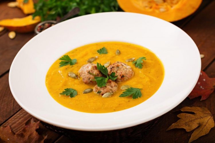 Pumpkin Puree Soup with Spicy Meatballs