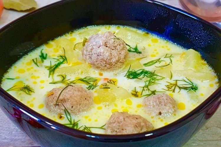 Cheesy Meatball Soup