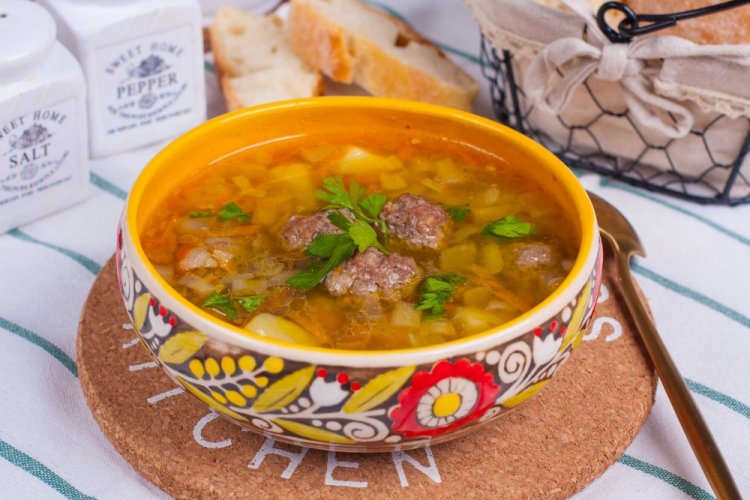Buckwheat Soup with Beef Meatballs