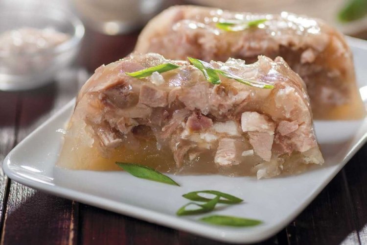 Pork Hock Aspic with Meat