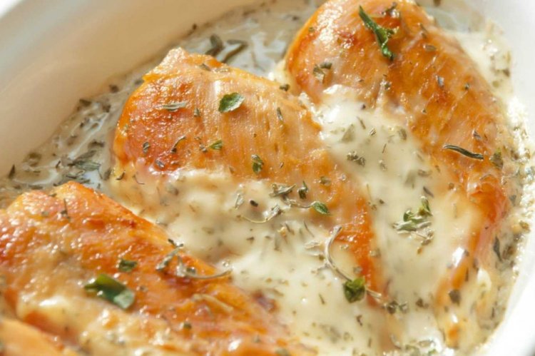 Pechugas de pollo en salsa cremosa al horno