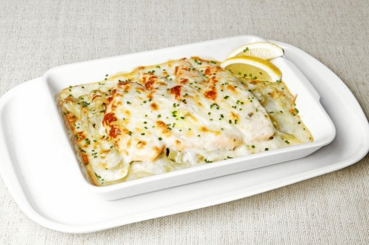 Salmón con arroz y queso en salsa cremosa