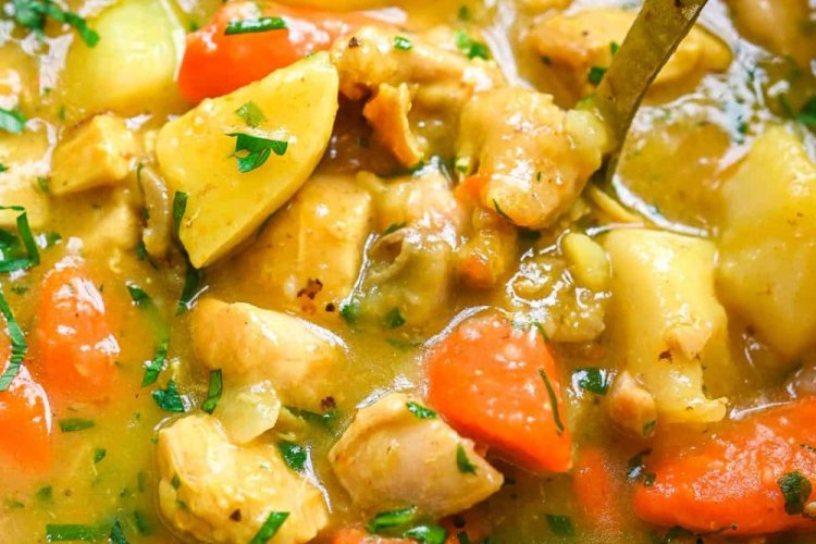 Chicken Stew with Potatoes, Apples, and Bell Pepper