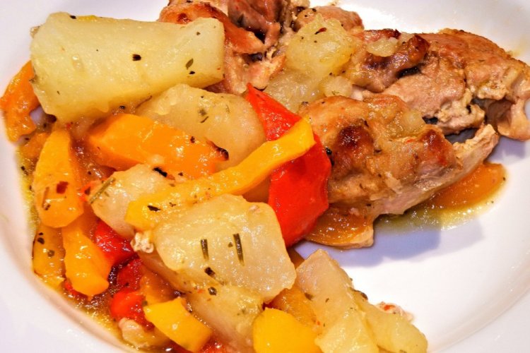 Chicken Stew with Hot Pepper and Walnuts