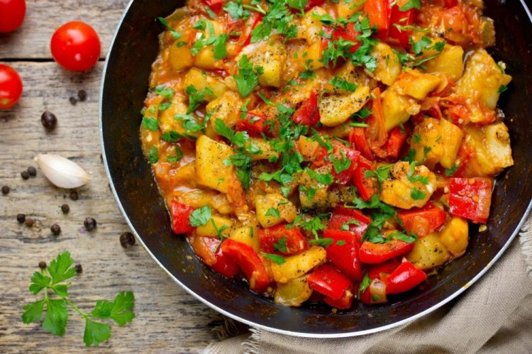 Chicken Stew with Potatoes, Bell Pepper, and Tomatoes