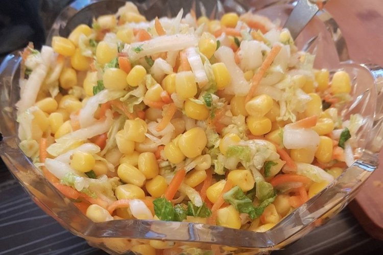 Ensalada de verduras con zanahoria coreana
