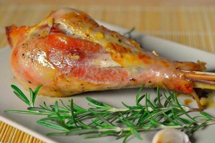 Turkey Drumstick in Cream Sauce