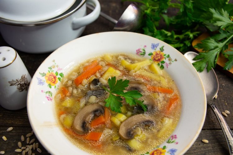 Lenten Soup with Pearl Barley and Mushrooms
