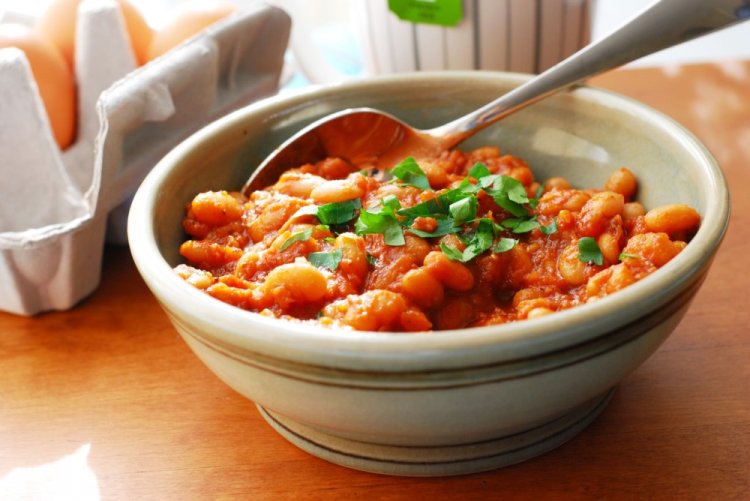 Frijoles estofados en tomate