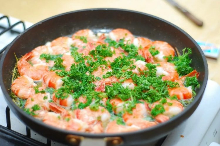 Shrimp in Shells in Cream Sauce